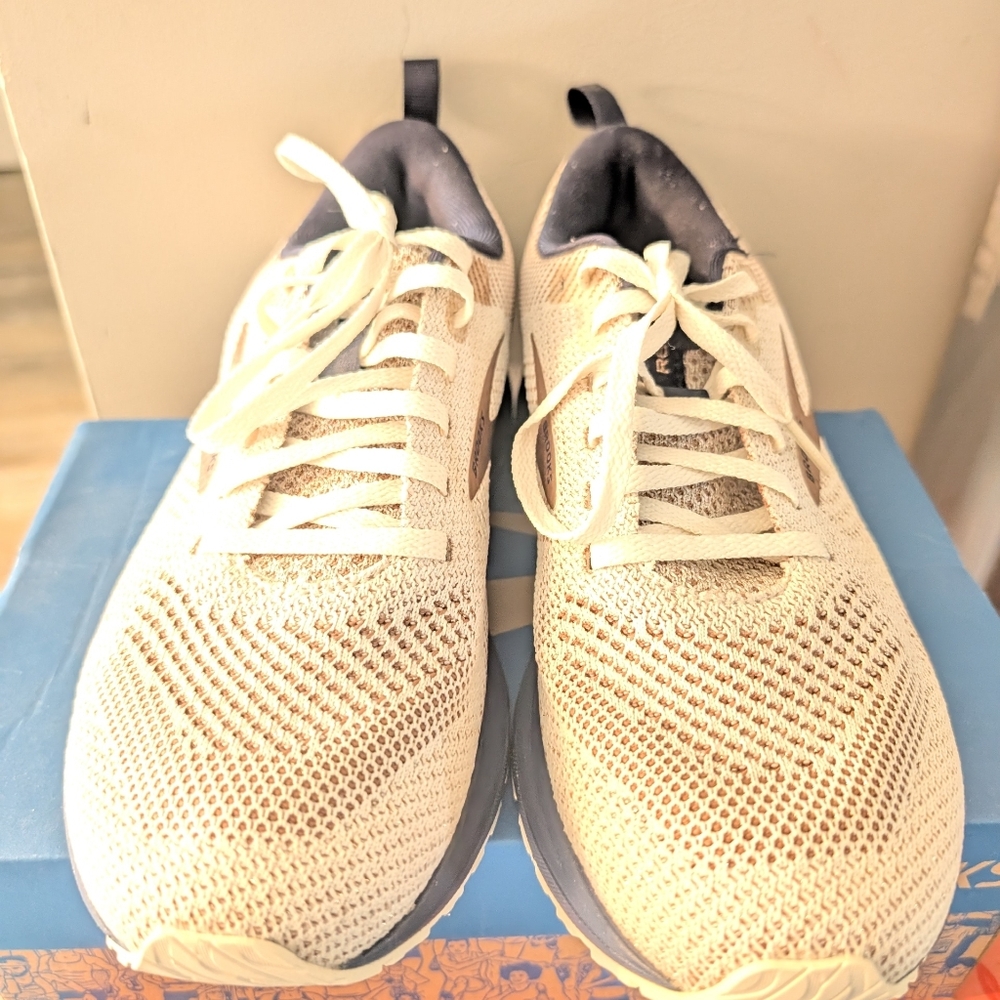 Brooks Women Revel 5 Tennis Shoe